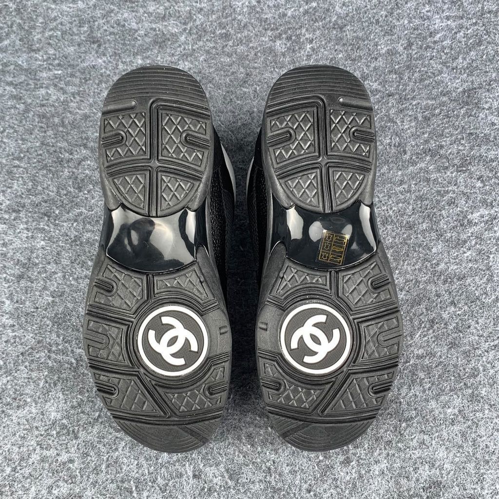 Chanel Wmns CC Logo Sneaker 'Black Brown White