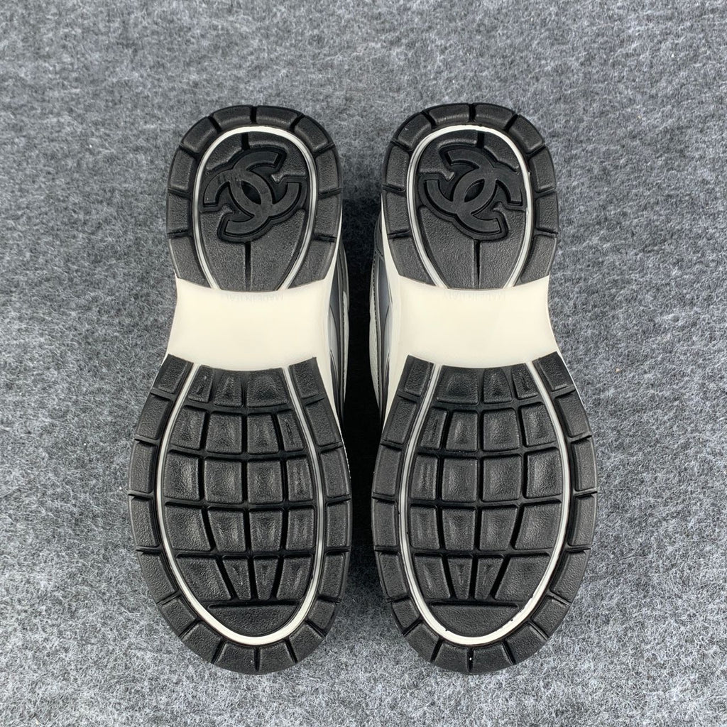 Chanel CC Logo Sneaker ‘Grey Silver’