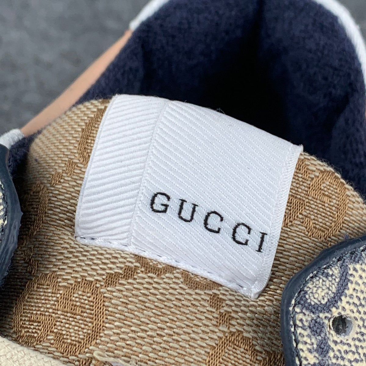 Wmns GG Rhyton 'Beige White Pink'