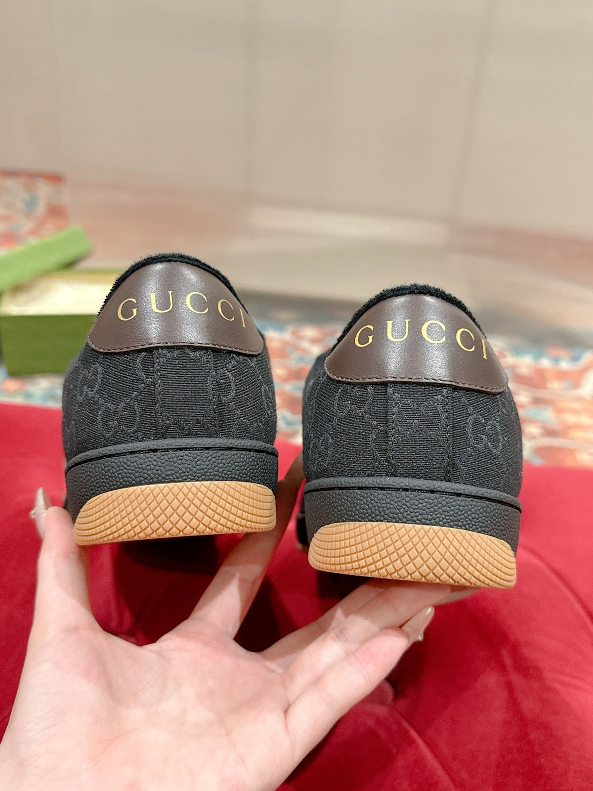 GUCCI 26S SCREENER SNEAKER IN BLACK AND GREY CANVAS